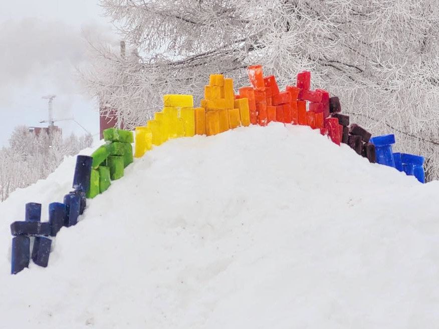 Oulun steinerkoulu taidetta talvella